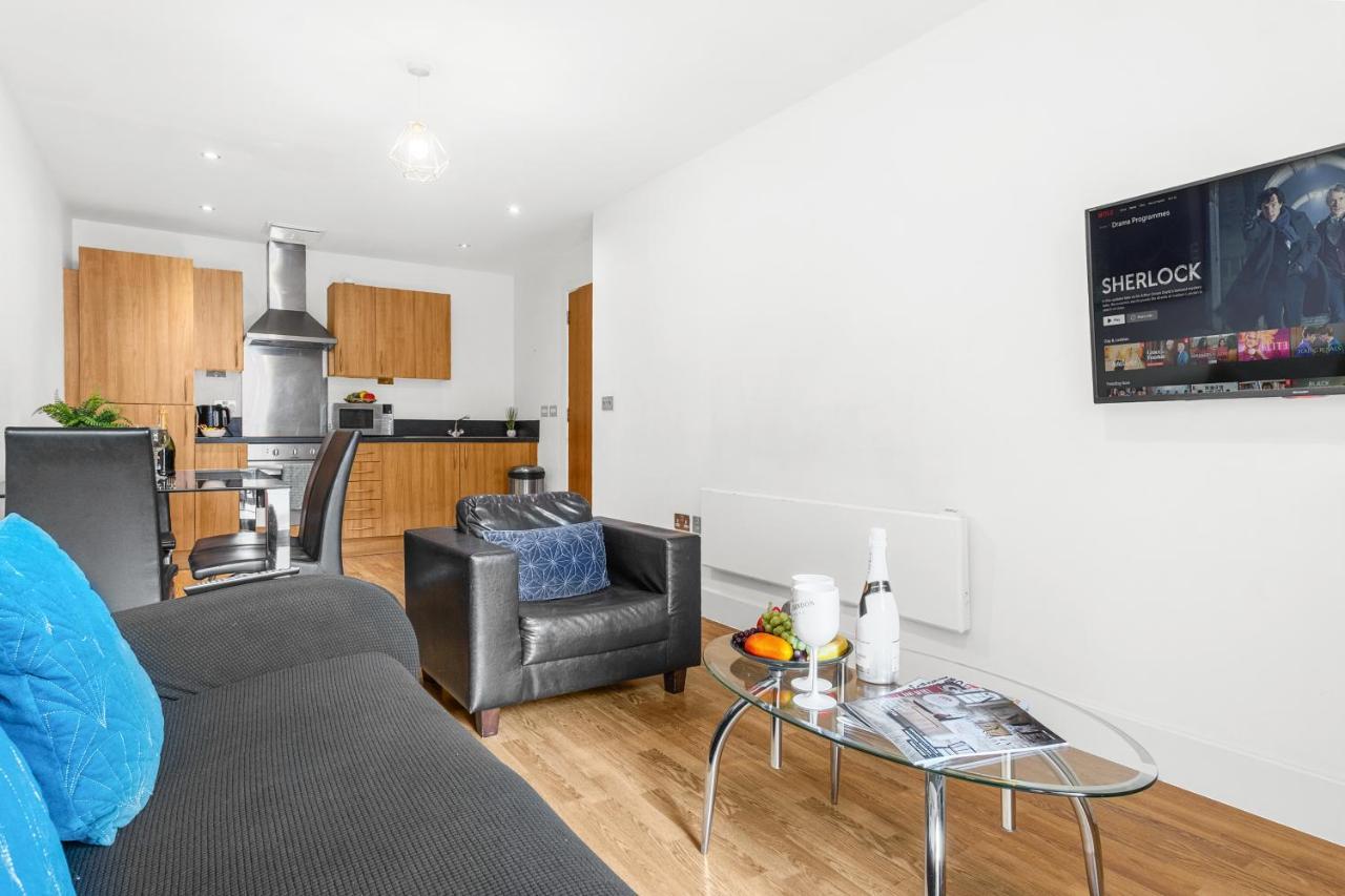 Haus Centre 2 Bedroom L Parking L Balcony L Wifi L Smart Tv L Arcadian L China Town Apartment *