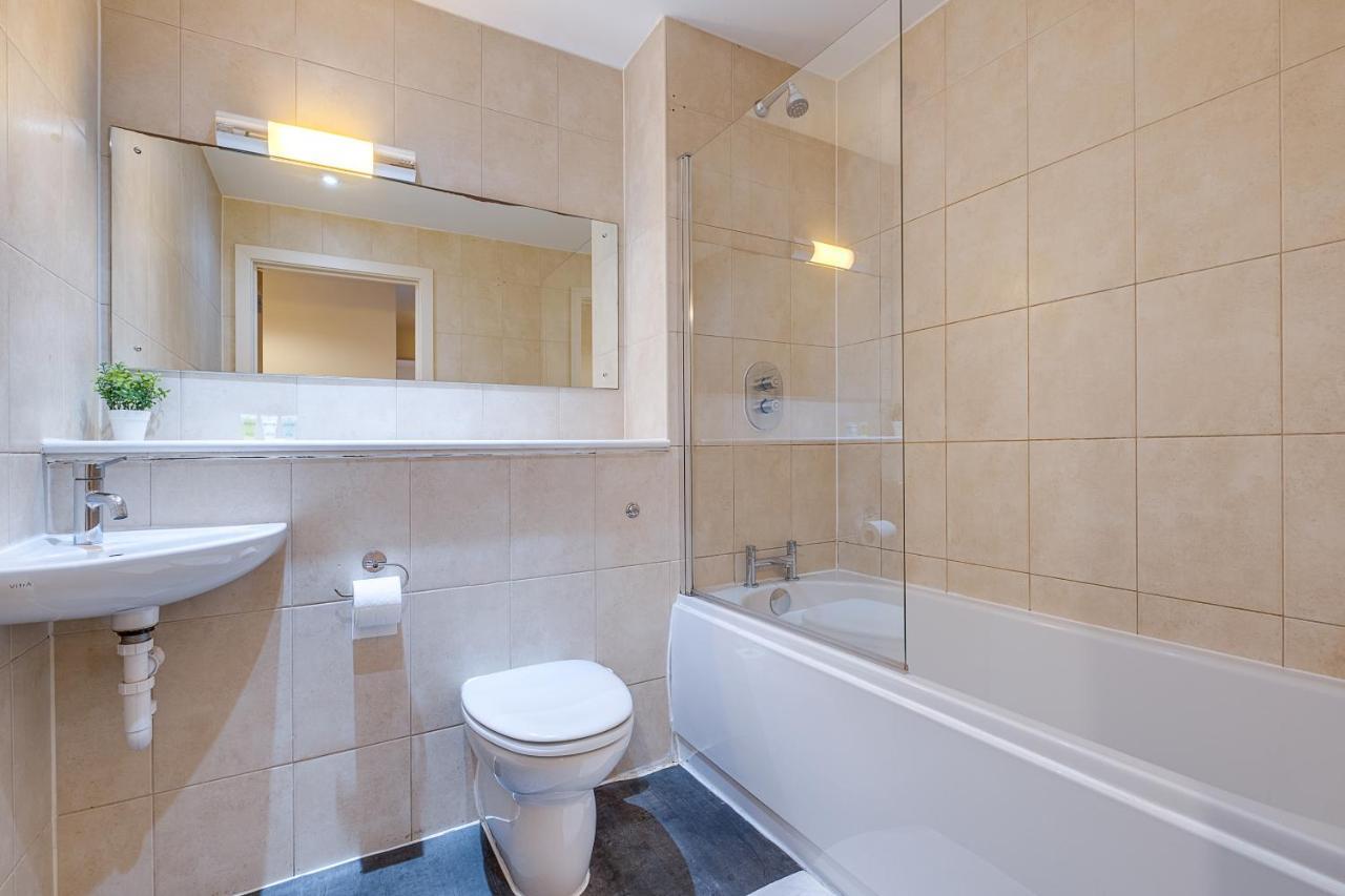 Haus Centre 2 Bedroom L Parking L Balcony L Wifi L Smart Tv L Arcadian L China Town Apartment