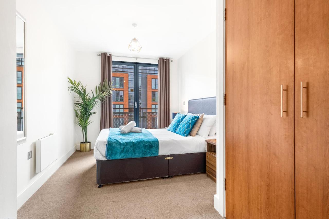 Haus Centre 2 Bedroom L Parking L Balcony L Wifi L Smart Tv L Arcadian L China Town Apartment *