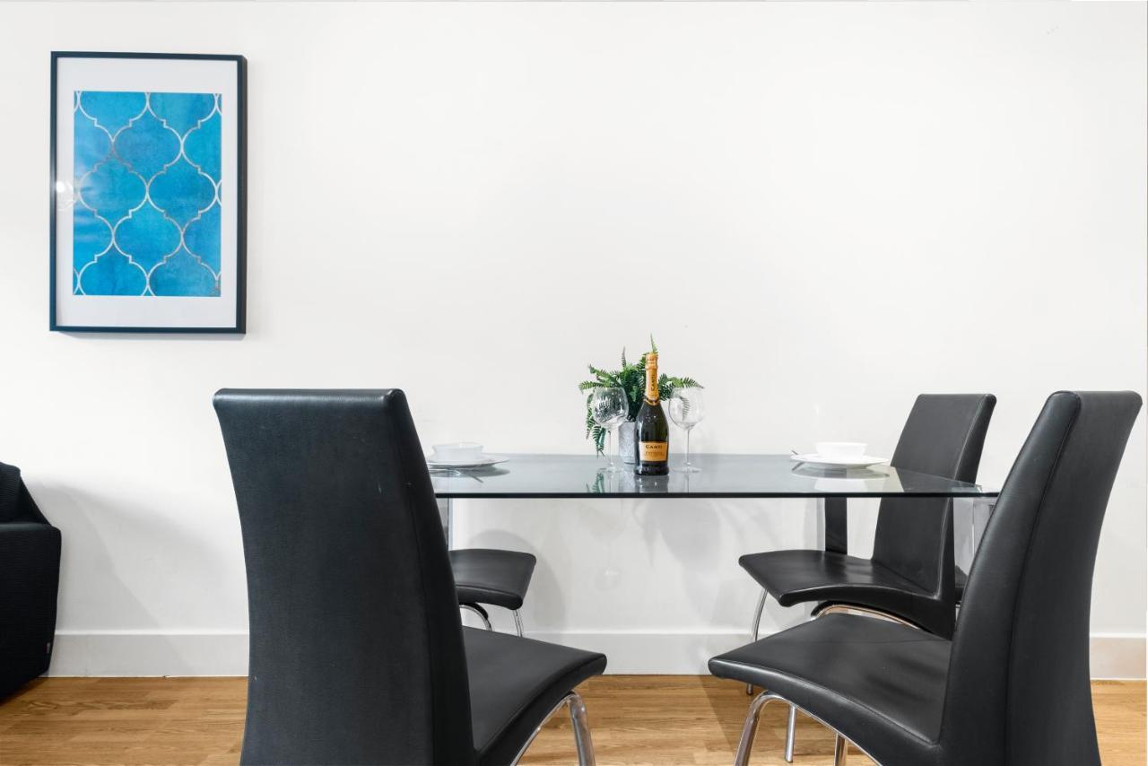 Haus Centre 2 Bedroom L Parking L Balcony L Wifi L Smart Tv L Arcadian L China Town * Birmingham